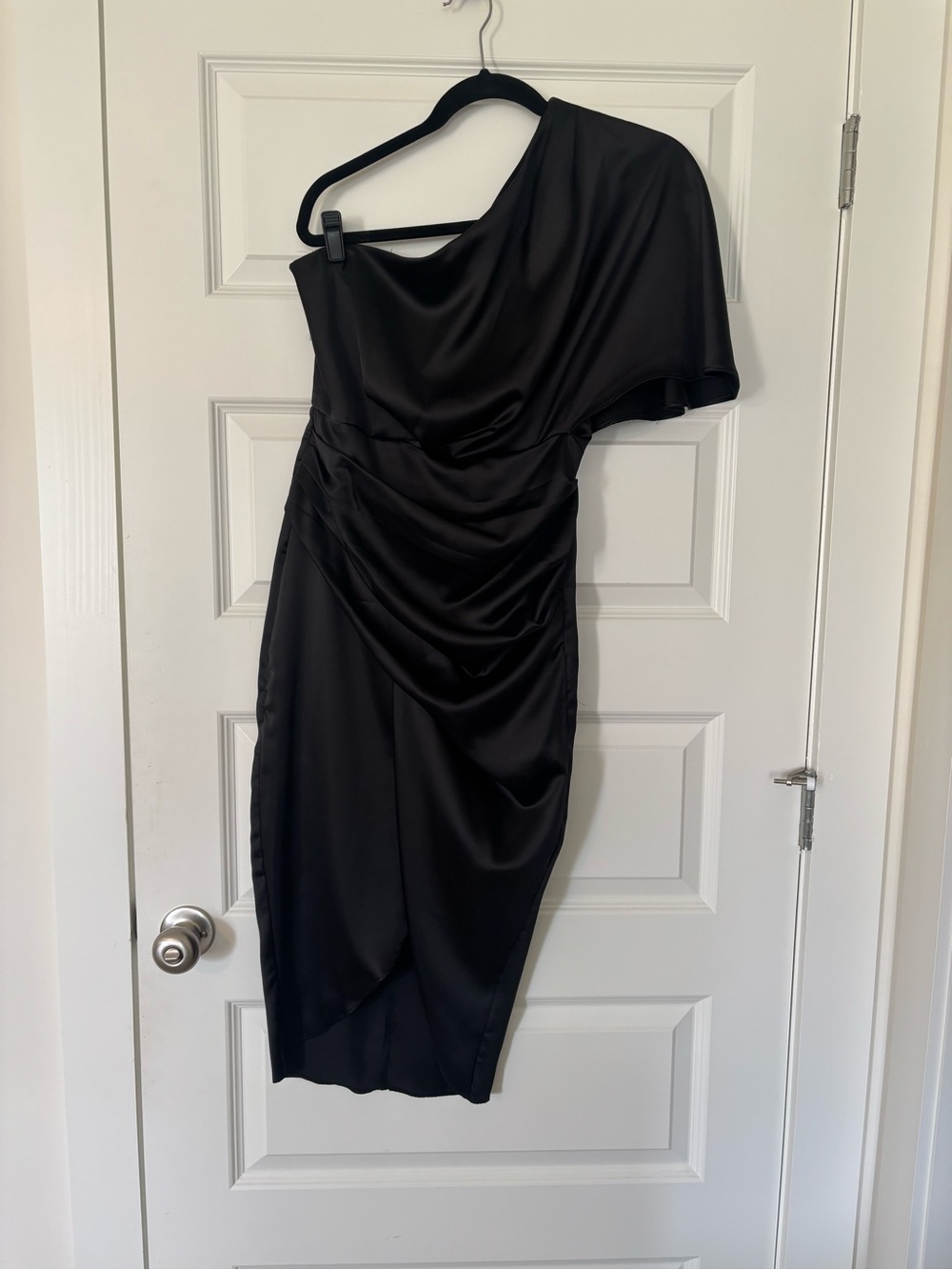DO+BE One-Shoulder Black Satin Cocktail Dress